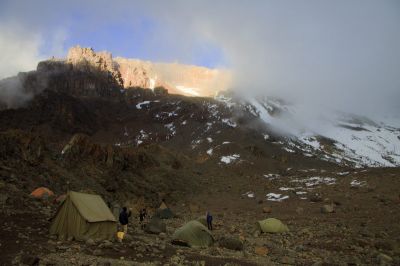 Barranco Camp - Arrow Glacier Camp
