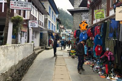 Kathmandu - Lukla - Pakding
